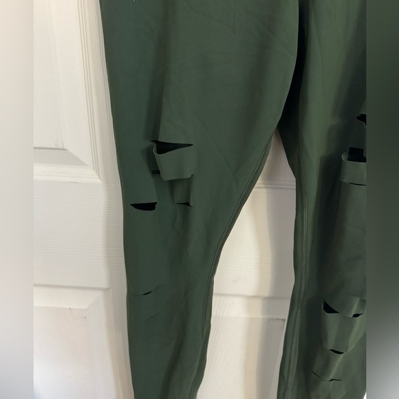 Alo Yoga High Waist Ripped Warrior Leggings Size Medium Hunter Green - Picture 7 of 14